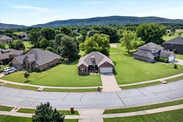 11756 Club House Parkway, Farmington, AR 72730
