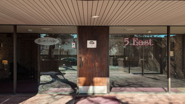 5 E Carriageway Drive 201, Hazel Crest, IL 60429