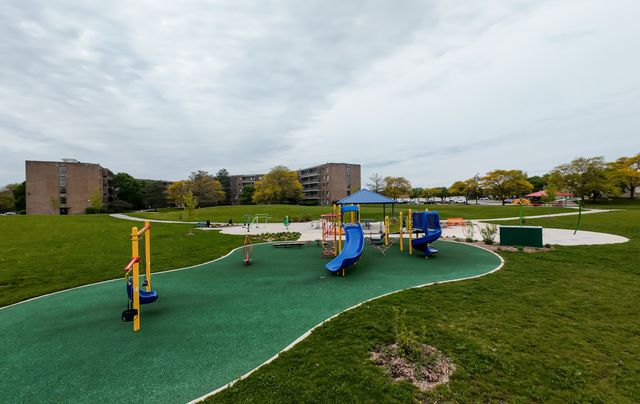 5 E Carriageway Drive 201, Hazel Crest, IL 60429