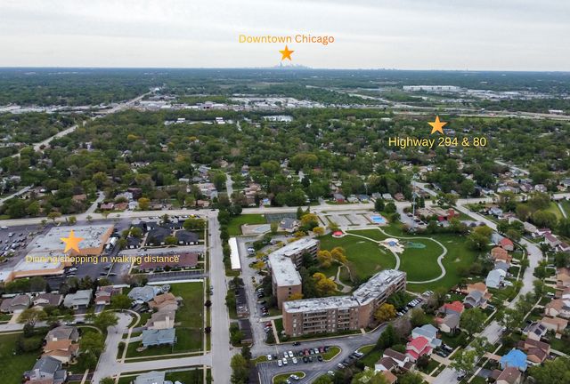 5 E Carriageway Drive 201, Hazel Crest, IL 60429