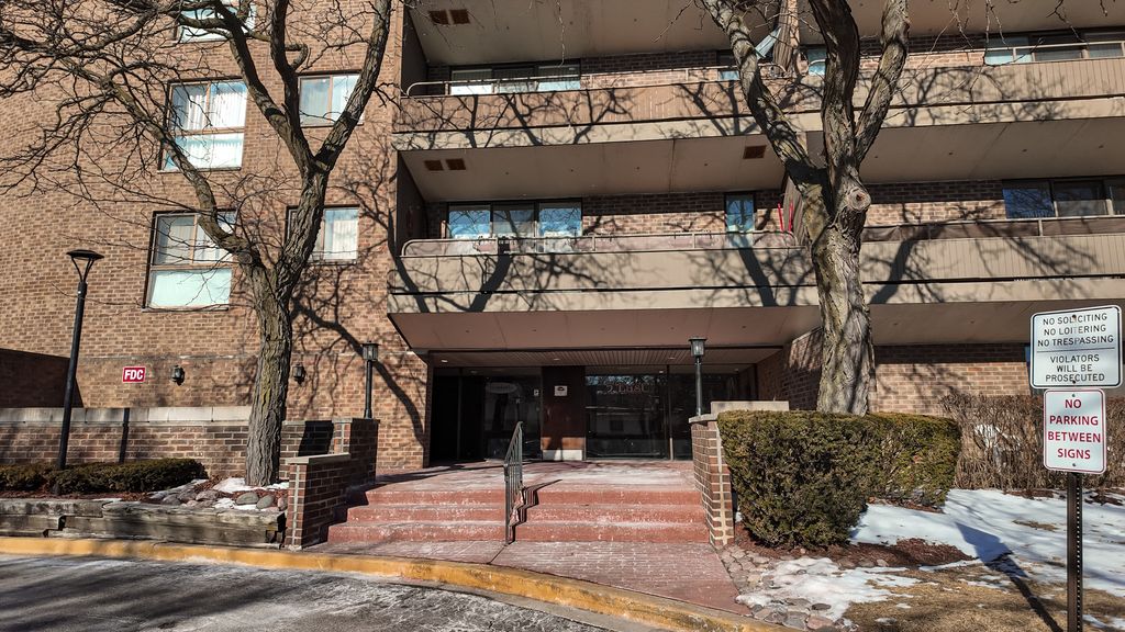 5 E Carriageway Drive 201, Hazel Crest, IL 60429