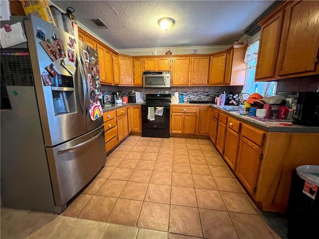 513 Henderson Boulevard, Groesbeck, TX 76642