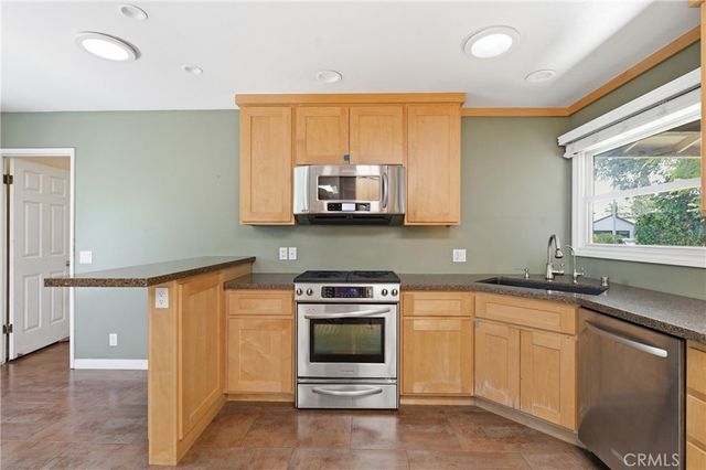 546 Sturgeon, Costa Mesa, CA 92626