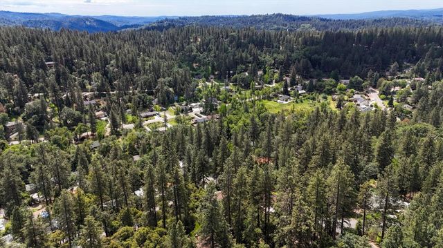 11163 Norager Way, Grass Valley, CA 95949