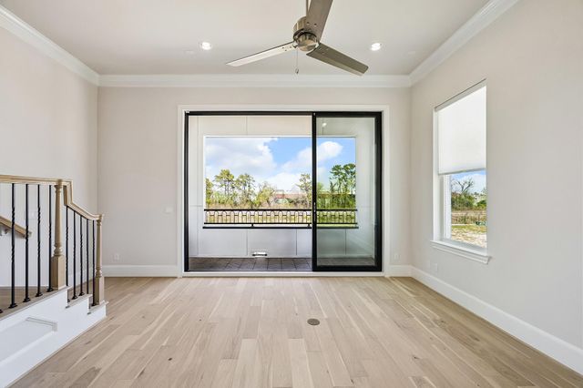 5917 Cottage Grove Lake Drive, Houston, TX 77007