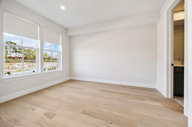 5917 Cottage Grove Lake Drive, Houston, TX 77007