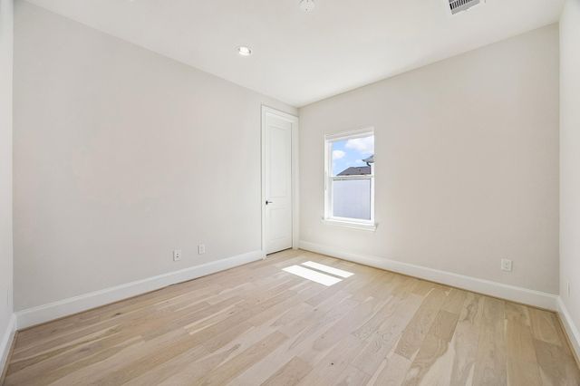 5917 Cottage Grove Lake Drive, Houston, TX 77007