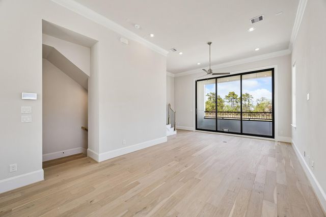 5917 Cottage Grove Lake Drive, Houston, TX 77007