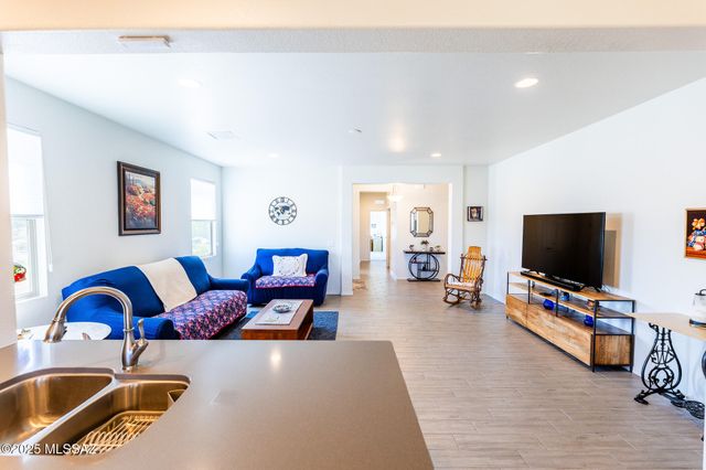 955 S Stalactites Circle, Benson, AZ 85602