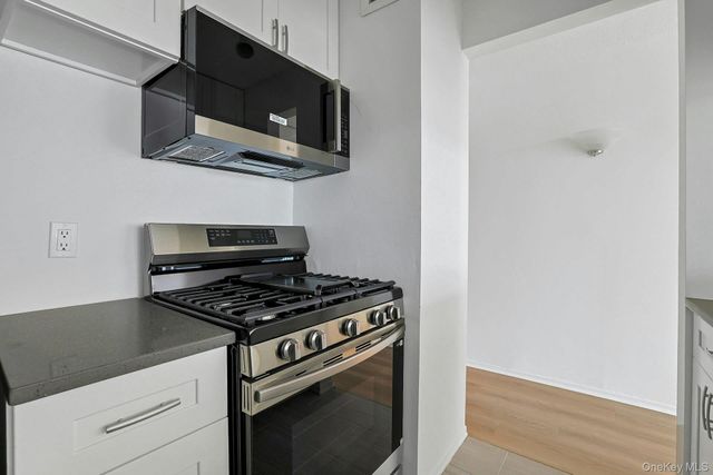 4 Martine Avenue 711, White Plains, NY 10606