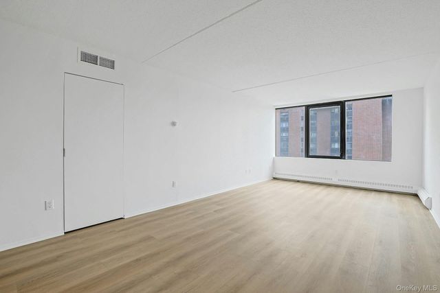 4 Martine Avenue 711, White Plains, NY 10606