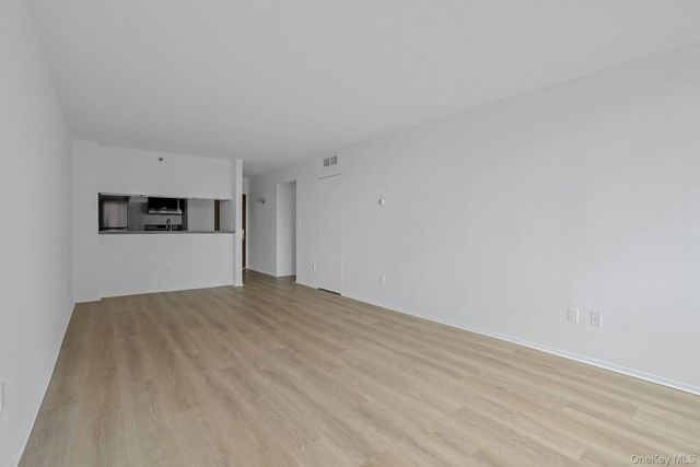 4 Martine Avenue 711, White Plains, NY 10606