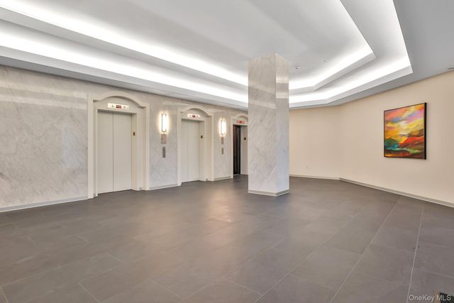 4 Martine Avenue 711, White Plains, NY 10606