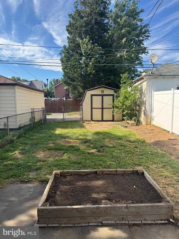 2139 CLEVELAND AV, West Lawn, PA 19609