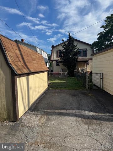 2139 CLEVELAND AV, West Lawn, PA 19609