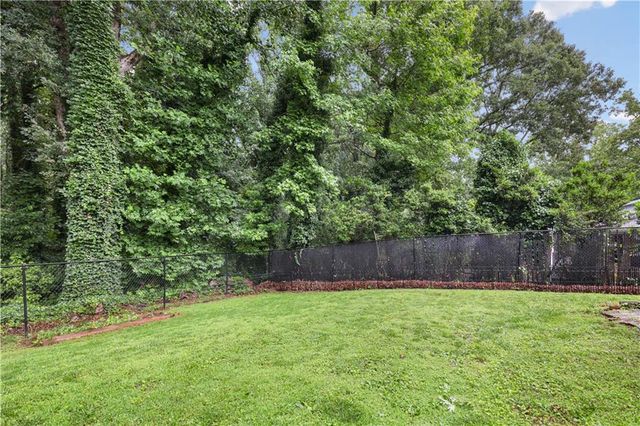 5041 Fitts Drive NE, Roswell, GA 30075