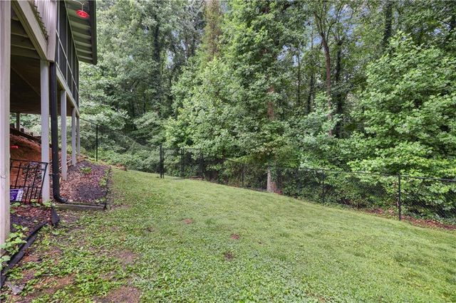 5041 Fitts Drive NE, Roswell, GA 30075