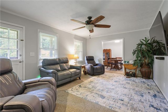 5041 Fitts Drive NE, Roswell, GA 30075