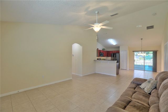 8455 105th Avenue, Vero Beach, FL 32967