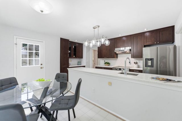 8105 BUCKSPARK LN E, Potomac, MD 20854