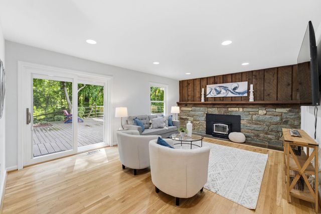 8105 BUCKSPARK LN E, Potomac, MD 20854