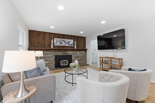 8105 BUCKSPARK LN E, Potomac, MD 20854