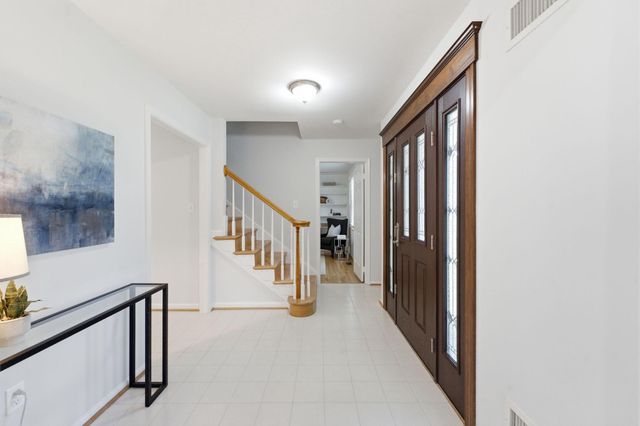 8105 BUCKSPARK LN E, Potomac, MD 20854