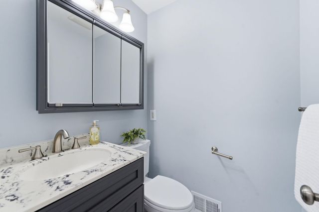 8105 BUCKSPARK LN E, Potomac, MD 20854