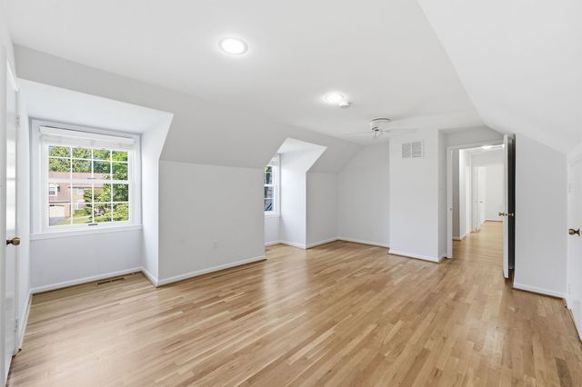 8105 BUCKSPARK LN E, Potomac, MD 20854