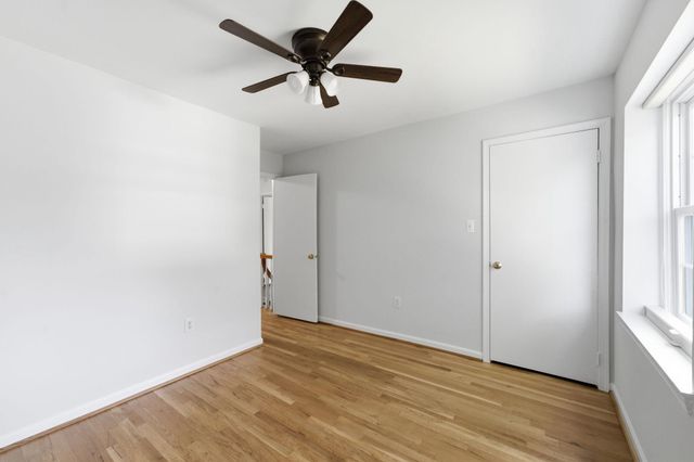 8105 BUCKSPARK LN E, Potomac, MD 20854