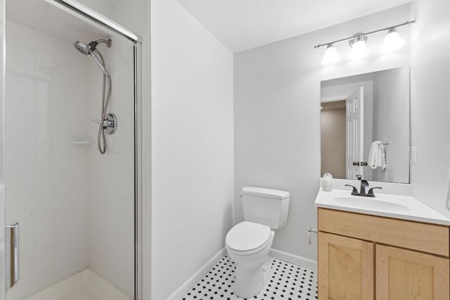 8105 BUCKSPARK LN E, Potomac, MD 20854