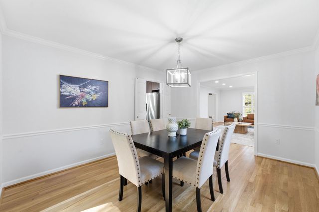 8105 BUCKSPARK LN E, Potomac, MD 20854