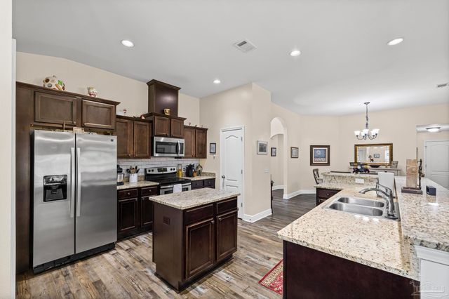 6065 Autumn Pines Cir, Pace, FL 32571