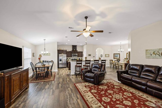 6065 Autumn Pines Cir, Pace, FL 32571