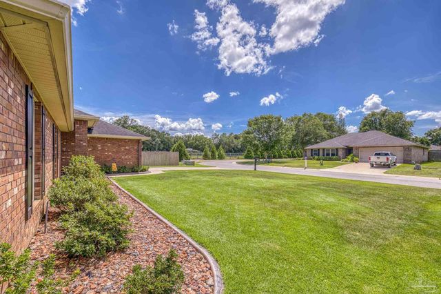 6065 Autumn Pines Cir, Pace, FL 32571