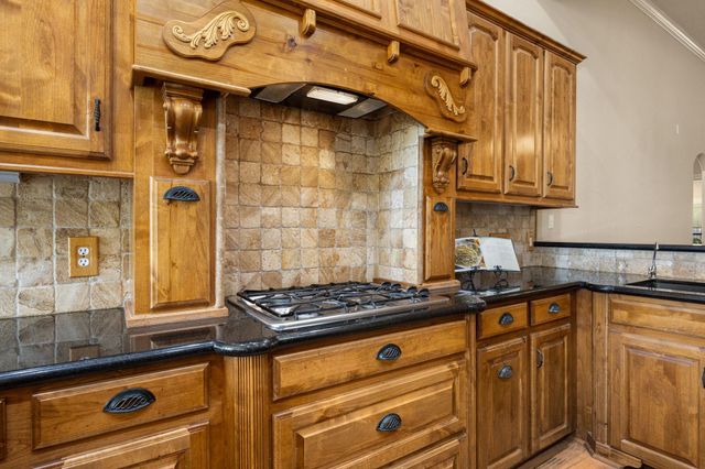 28618 Benders Crossing Drive, Spring, TX 77386