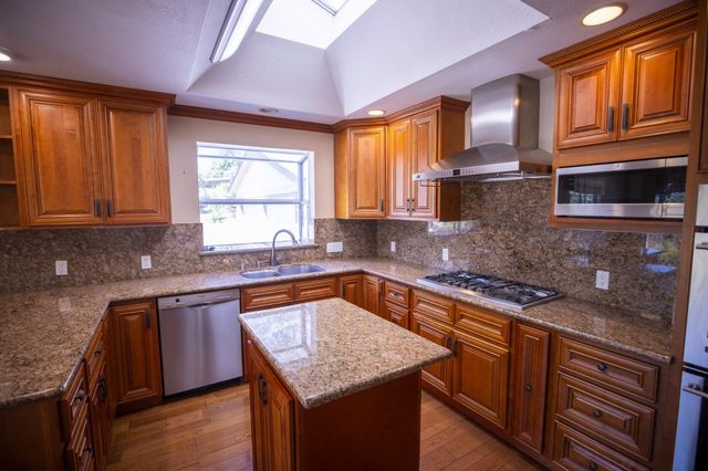 488 Knoll Drive, Los Altos, CA 94024