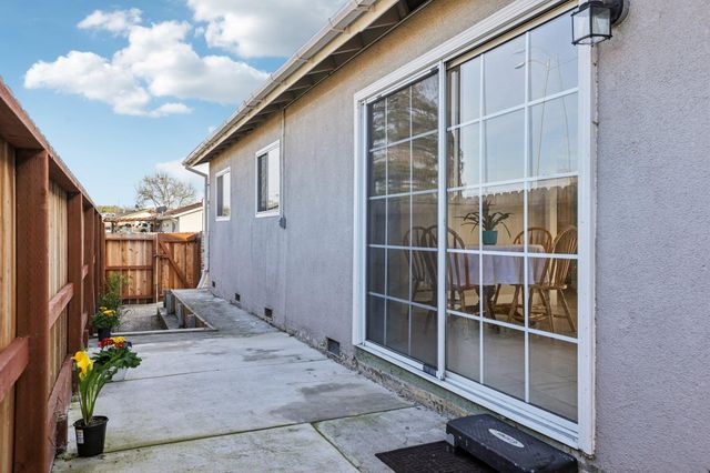 7865 Tamarack Dr, Dublin, CA 94568