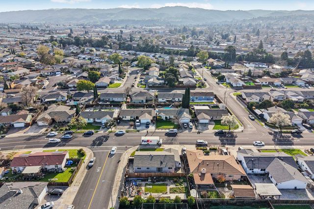 7865 Tamarack Dr, Dublin, CA 94568