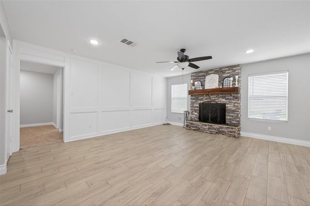 2127 Whispering Trails Circle, Kingwood, TX 77339