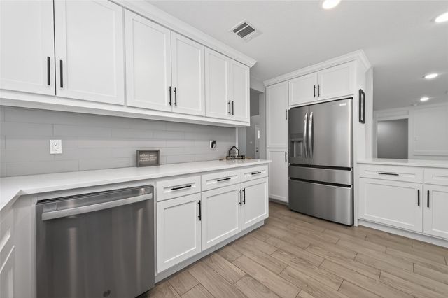 2127 Whispering Trails Circle, Kingwood, TX 77339