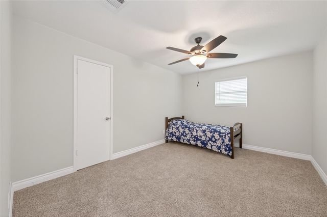 2127 Whispering Trails Circle, Kingwood, TX 77339