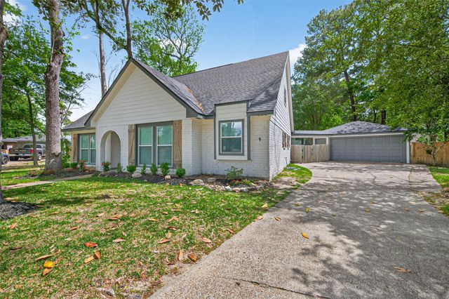 2127 Whispering Trails Circle, Kingwood, TX 77339