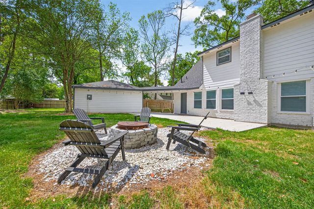 2127 Whispering Trails Circle, Kingwood, TX 77339