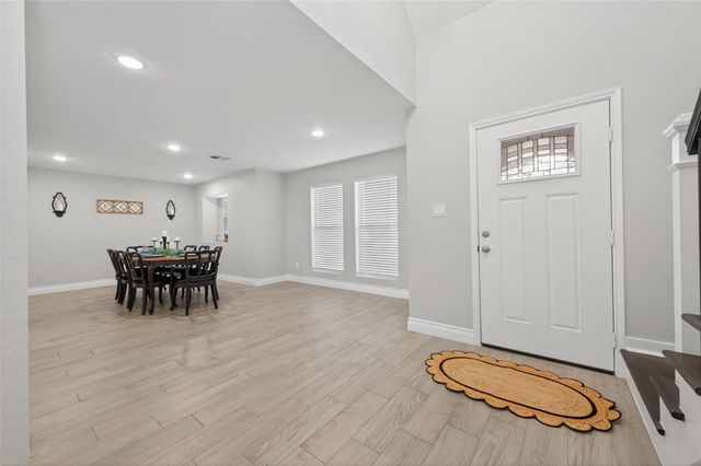 2127 Whispering Trails Circle, Kingwood, TX 77339