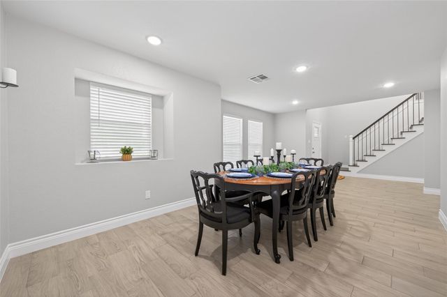 2127 Whispering Trails Circle, Kingwood, TX 77339