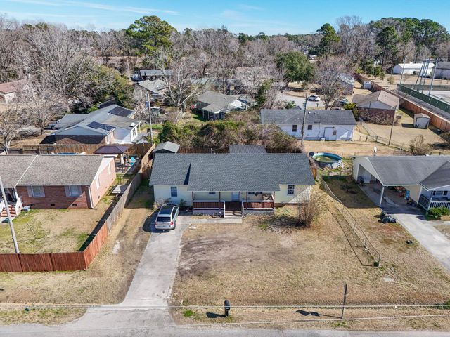 202 Luttie Rd., Myrtle Beach, SC 29588