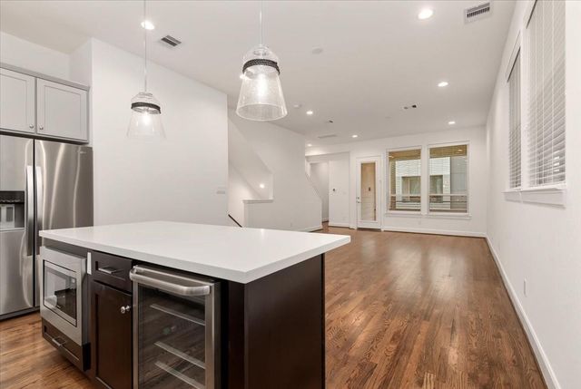 2777 Clinton Drive, Houston, TX 77020