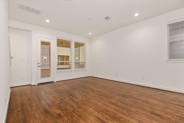 2777 Clinton Drive, Houston, TX 77020