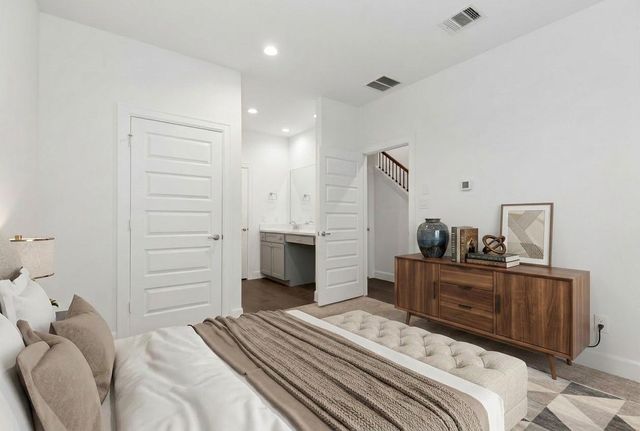 2777 Clinton Drive, Houston, TX 77020